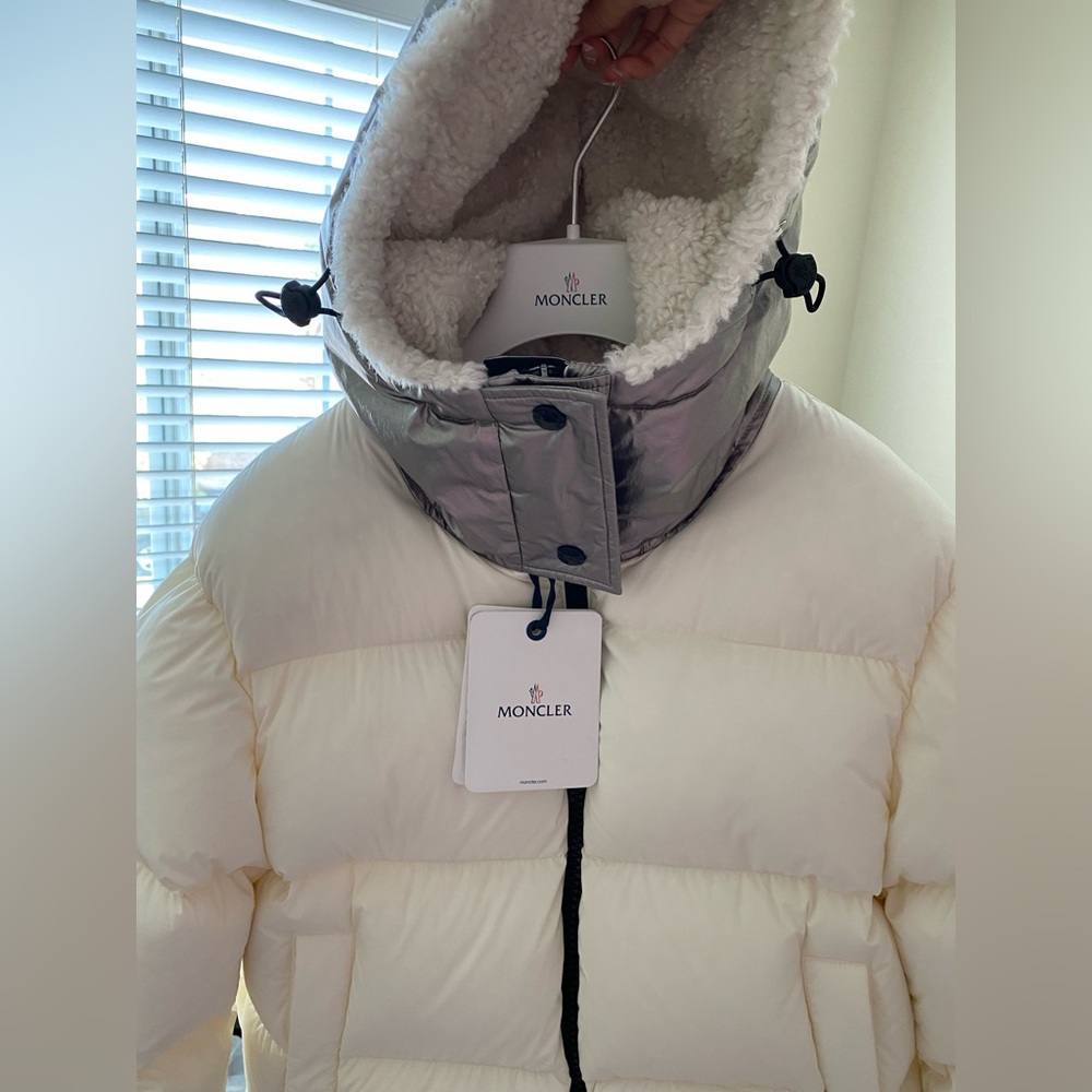 NEW Moncler puffer down jacket - Picture 14 of 15